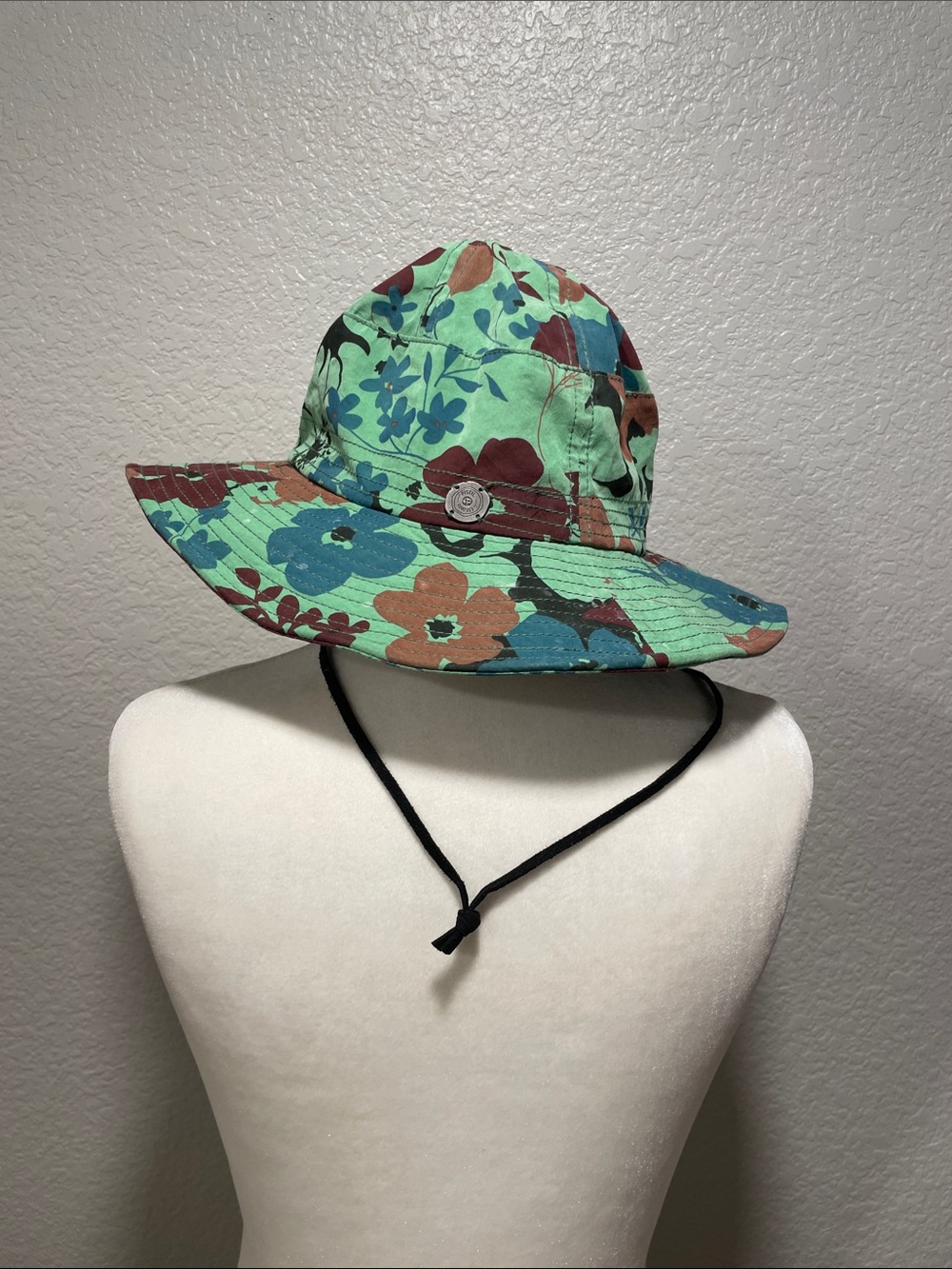 Pistil Bucket Floppy Sun Hat with Ties
Shades of Green with Floral Pattern - Picture 2 of 5
